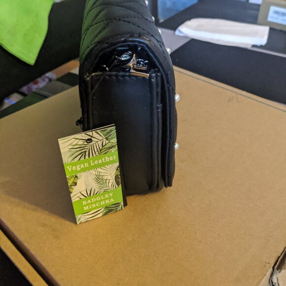 Badgley Mischka - Picture 3 of 8